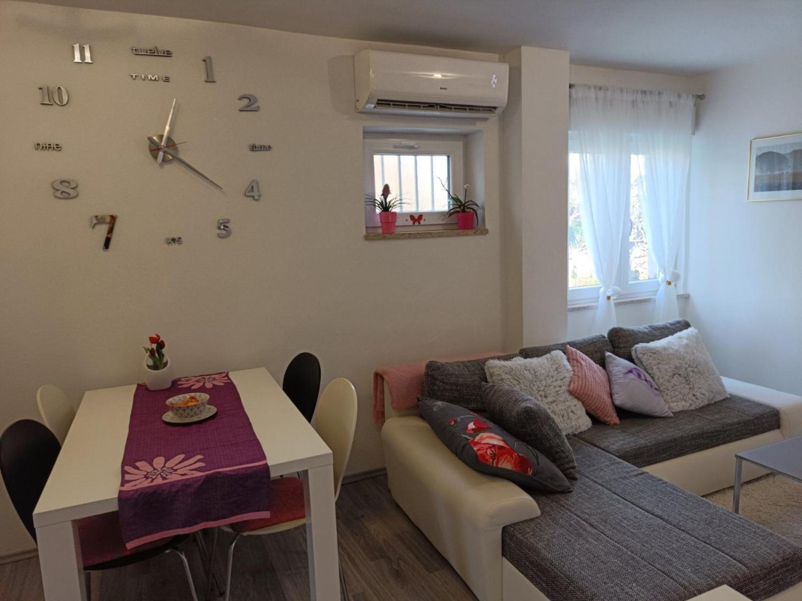 Apartments Mary & Free Parking ロヴィニ 部屋 写真